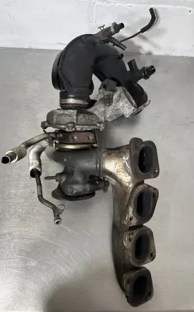 2186707 Mercedes-benz Turbo Supercharger Attached To Filter Pipe