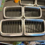 Genuine Bmw E32 Kidney Grilles - 1964863 Gebraucht. Price: $57.99.